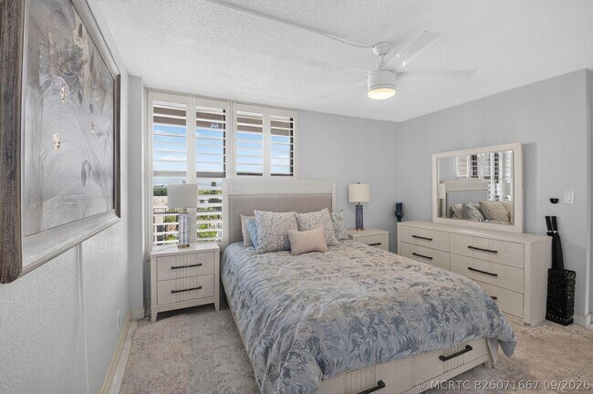 Building Photo - 13 Royal Palm Way