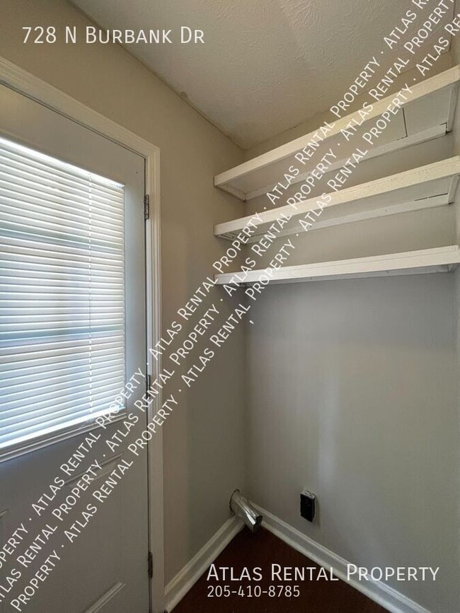 Building Photo - 728 N Burbank Dr