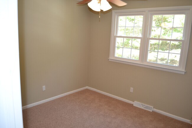 Building Photo - 122 Seaside Ave