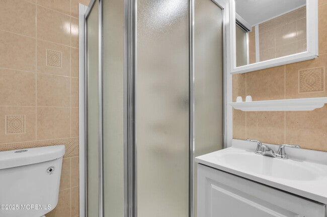 Building Photo - 1632 Farragut Ave