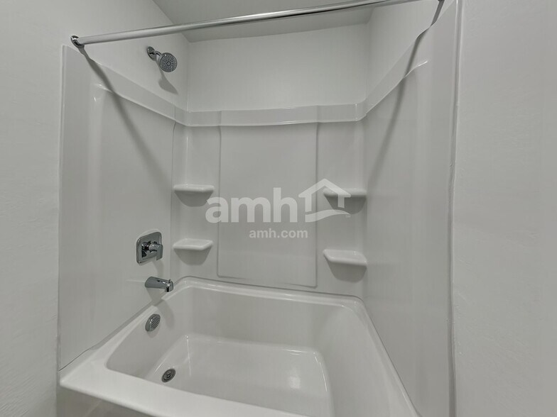 Building Photo - 12615 W Flynn Ln