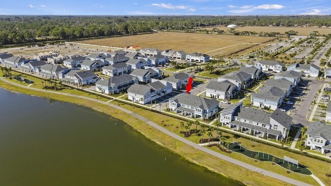 Building Photo - 4404 Longwood Lk Sq