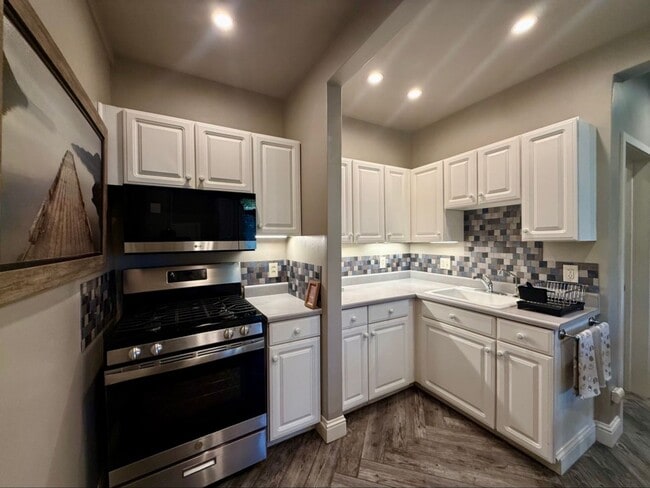 Building Photo - Hidden Gem – Remodeled 1 Bedroom in Monterey