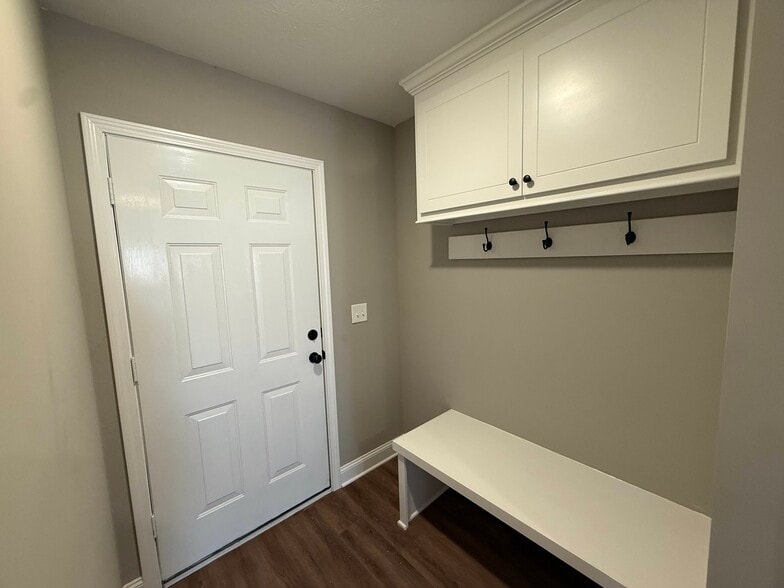 Building Photo - 116 Madisonville Dr