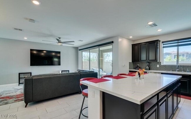 Building Photo - 713 Foreign Reef Wy