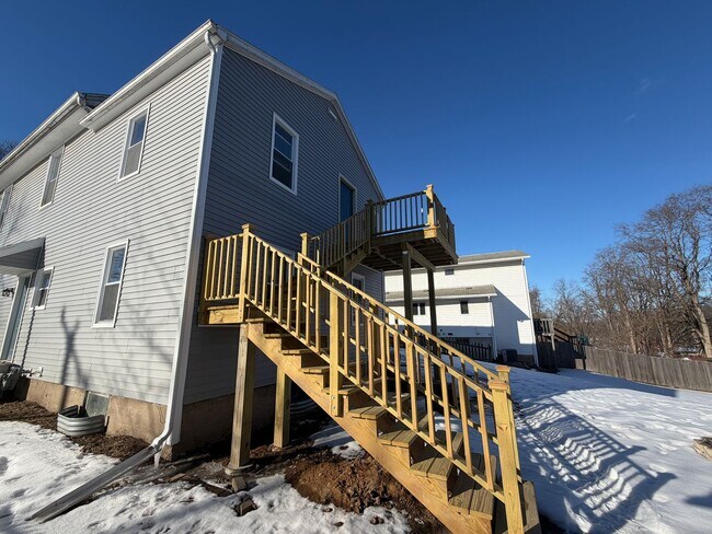 Building Photo - 1865 Fisher St