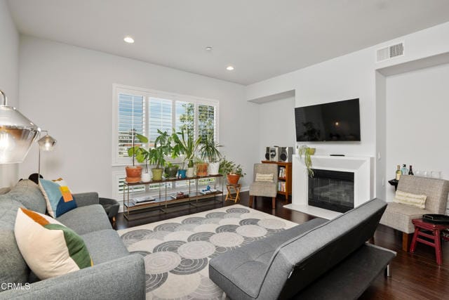 Primary Photo - 10878 Bloomfield St