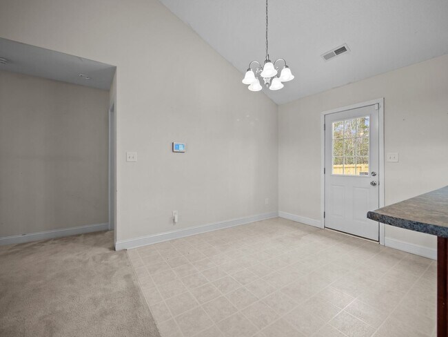 Building Photo - Welcome to Eastport!