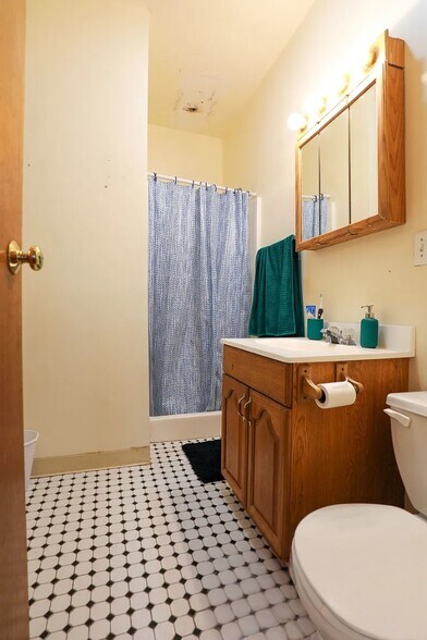 Building Photo - 346 Faneuil St