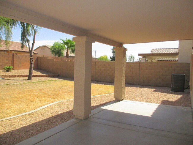 Building Photo - New Listing in Buckeye