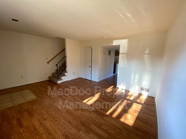 Building Photo - 3456 Beale Ct