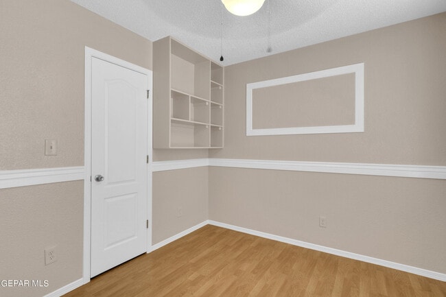 Building Photo - 12163 Tower View Dr
