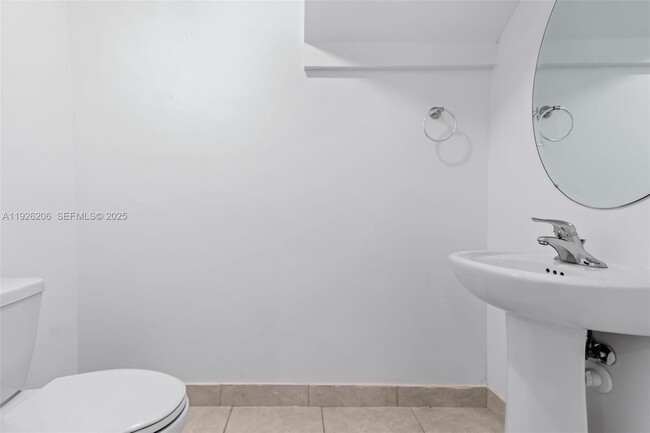 Building Photo - 2652 SE 13th St