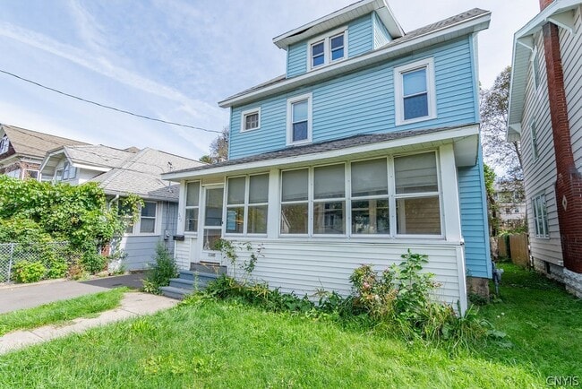 Building Photo - 325 S Midler Ave