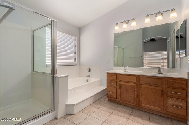 Building Photo - 12712 S 175th Dr