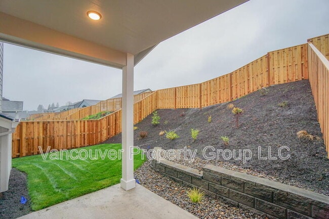 Building Photo - 2215 E Badger Wy