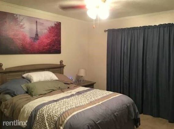 Building Photo - 2 br, 1.5 bath Duplex - 2406B Pecan Ridge Dr