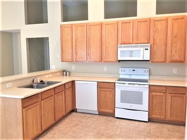 Building Photo - 636 Longcrest Ln