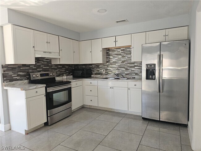 Building Photo - 2828 Central Ave