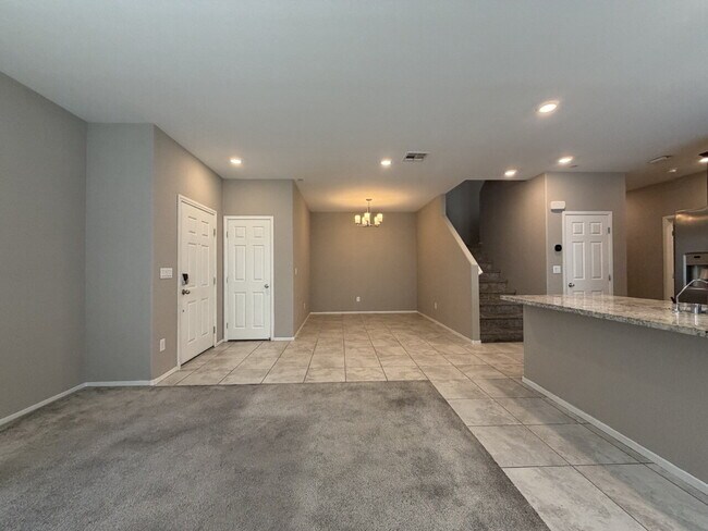 Building Photo - GATED 3 BED 3 BATH 2 CAR GARAGE TOWNHOUSE W/ BED AND BATH DOWNSTAIRS + LOFT & YARD. COMMUNITY FEA...