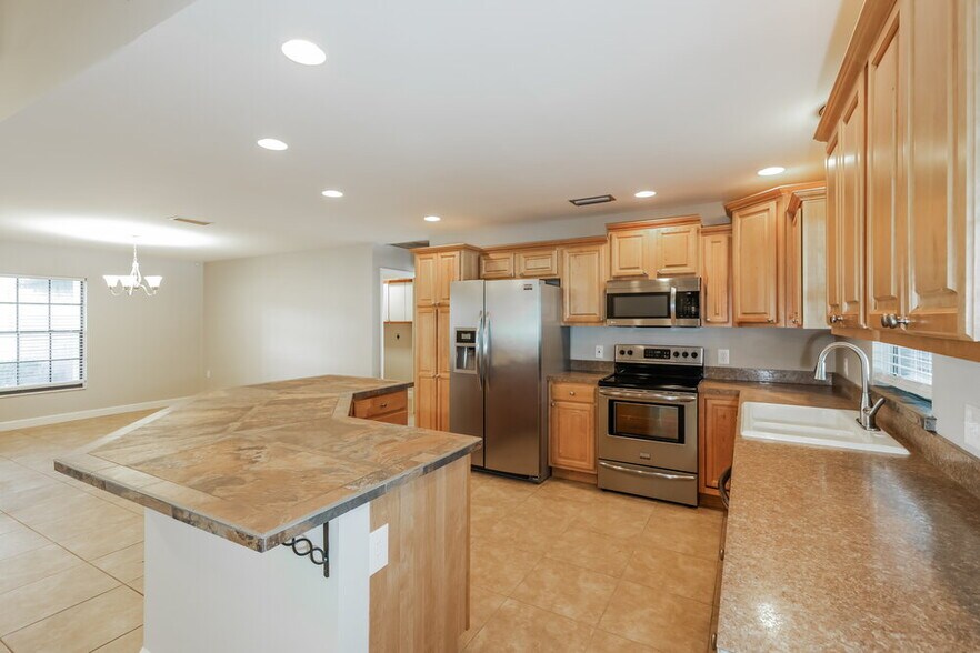 Building Photo - 5432 Houston Dr