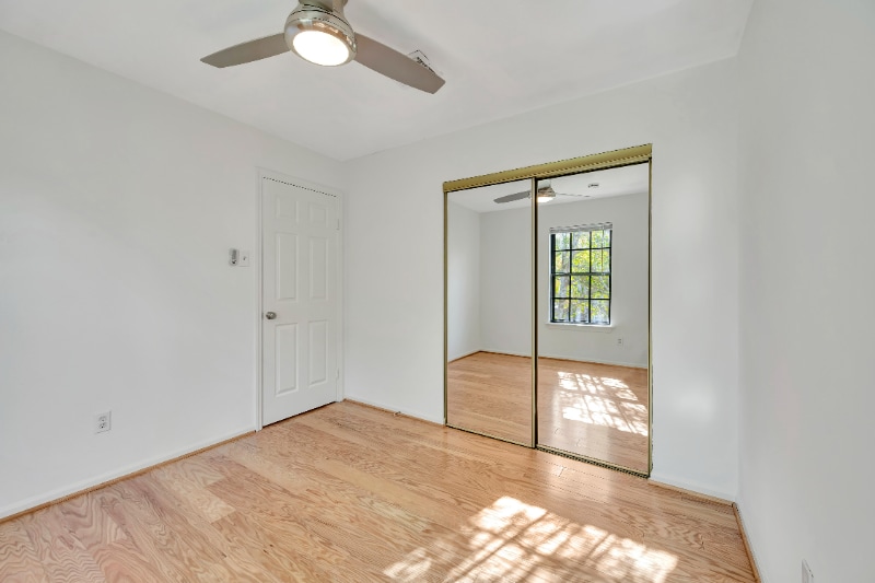 Building Photo - 1434 Chestnut Springs Ln