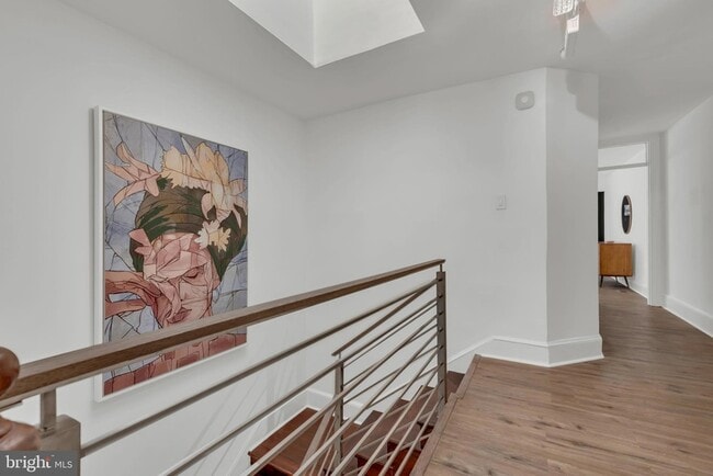 Building Photo - 915 5th St NW