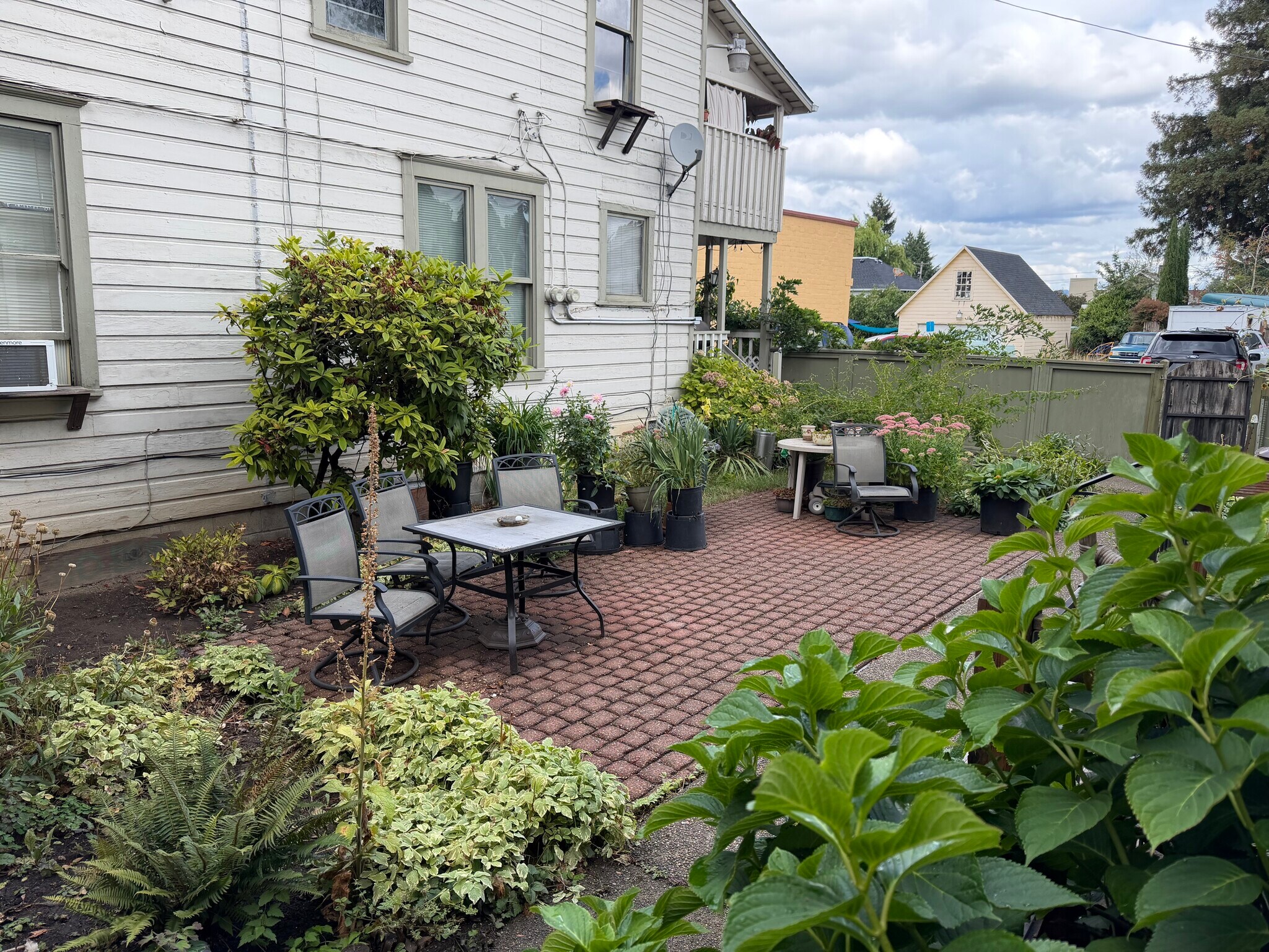 Shared patio - 1015 7th St