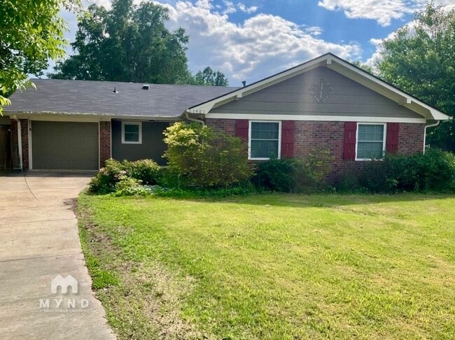 Primary Photo - 7401 Briarwood Cove