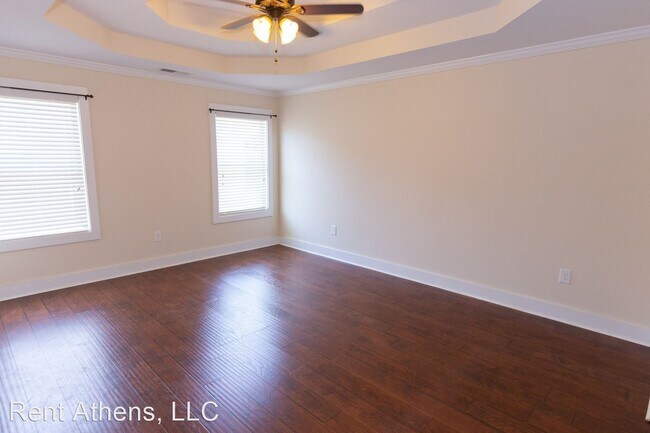 Building Photo - 3 br, 2.5 bath House - 335 Wilde Oak Place