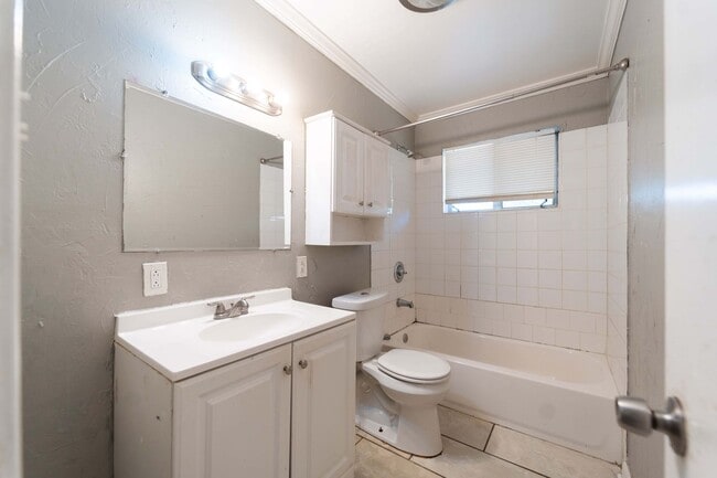 Building Photo - Newly updated!