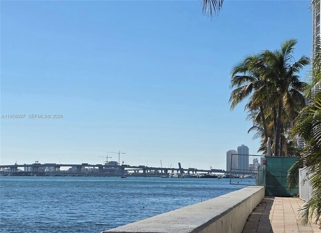 Building Photo - 471 NE 25th St