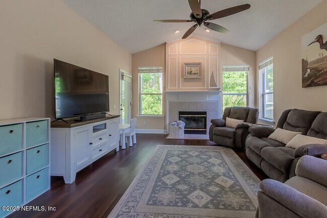Building Photo - 8543 Glenbury Ct N