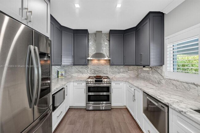 Building Photo - 3 bedroom in Ft Lauderdale FL 33315