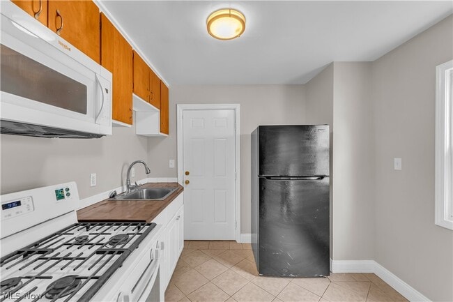 Building Photo - 3407 W 91st St