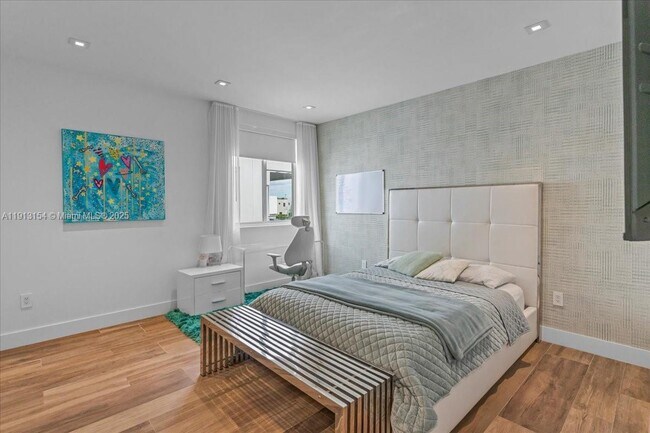 Building Photo - 7440 NW 100th Ct