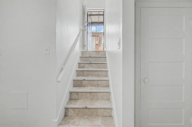 Building Photo - 5938 E 14th Ave