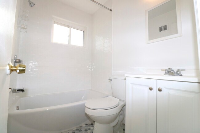 Building Photo - 4001 25th Ave