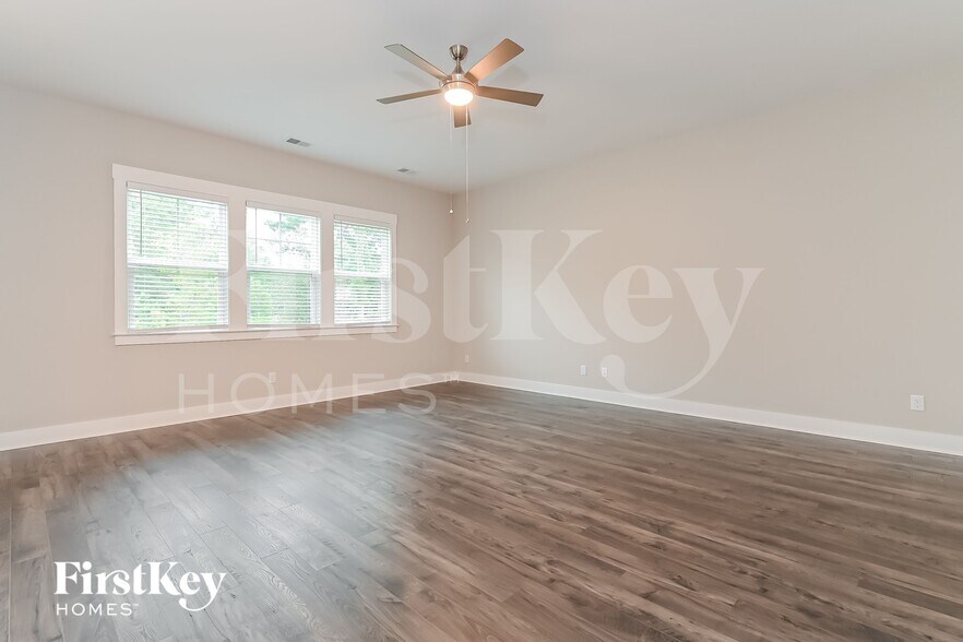 Building Photo - 114 Pecan Dr