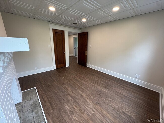 Building Photo - 2 Agassiz Cir