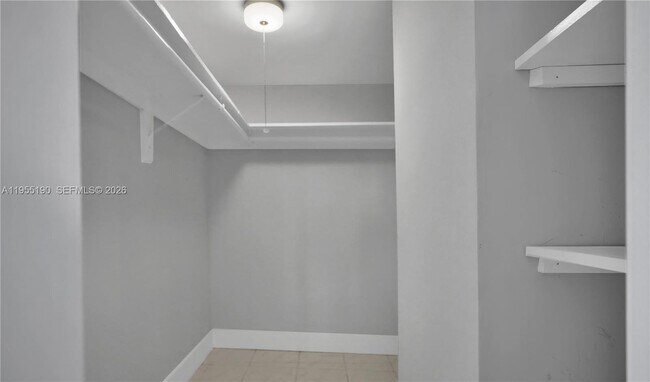 Building Photo - 4141 Nautilus Dr