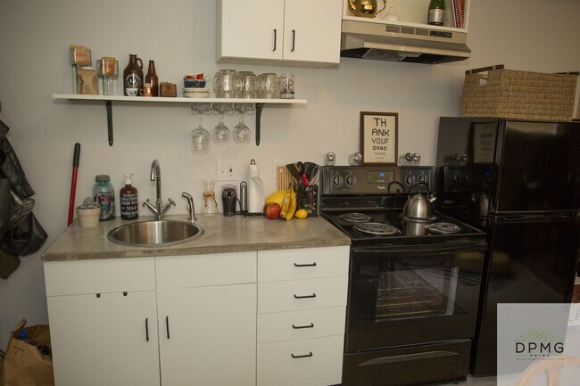 Building Photo - 108 S Hosmer St