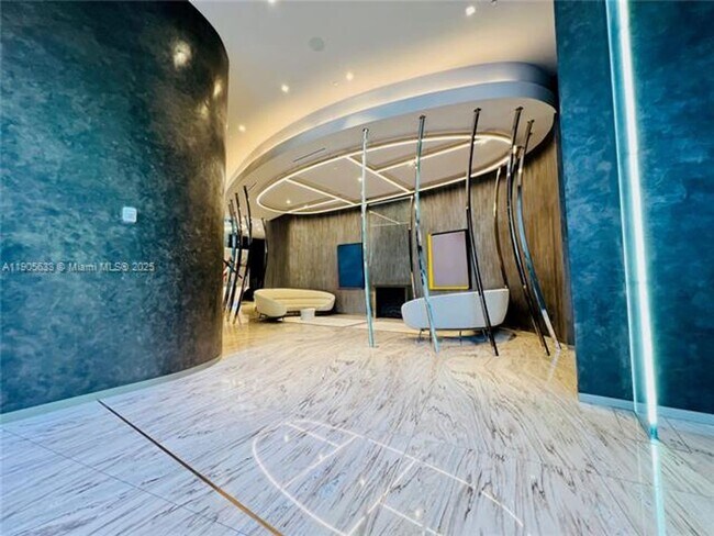 Building Photo - 1000 Brickell Plaza