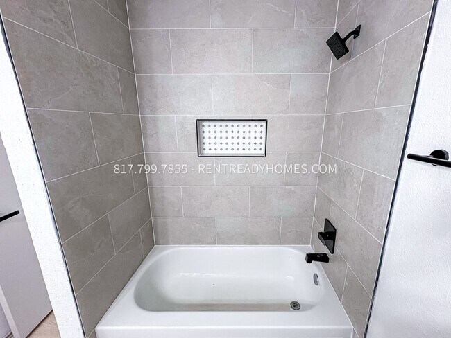 Building Photo - 611 Oriole Blvd