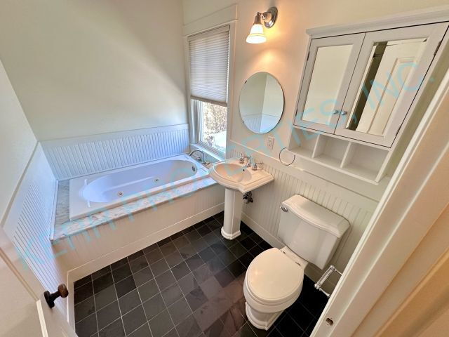 Building Photo - Locating occupants for the property owner! Charming 3-Bedroom Retreat with 2.5 Baths and Spacious...