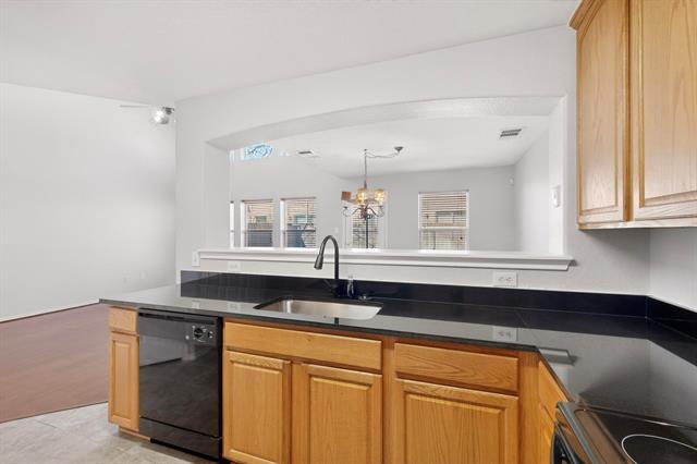 Building Photo - 10276 Darkwood Dr