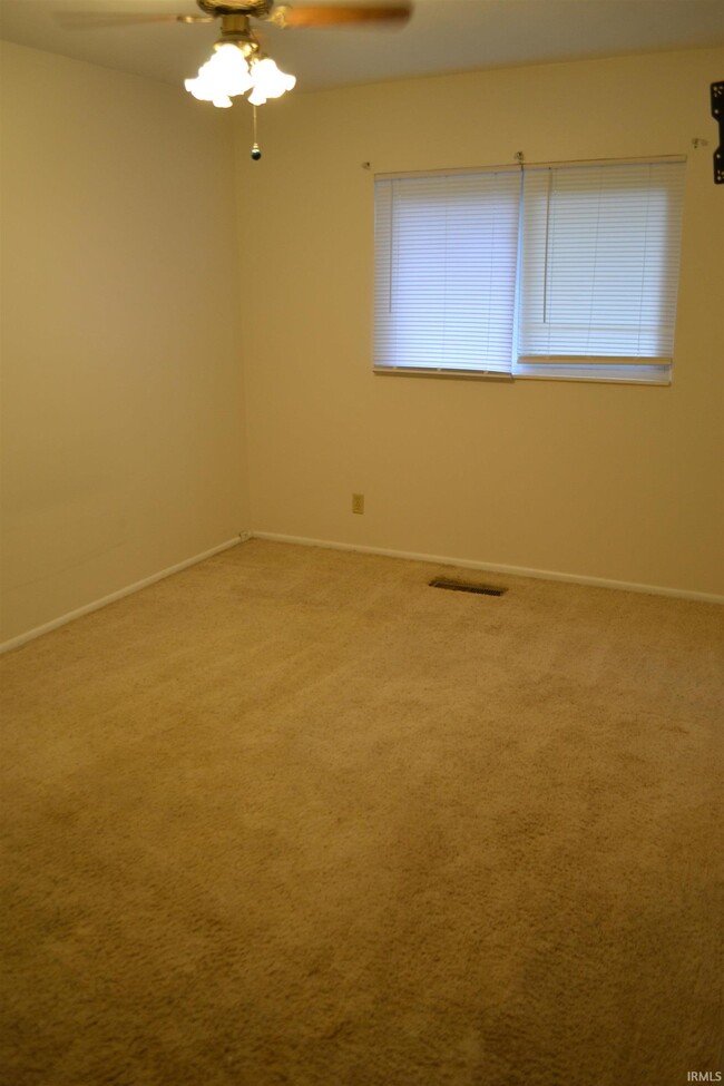 Building Photo - 2202 Heatherfield Dr