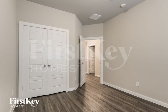Building Photo - 18310 W Centro Cir