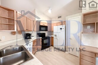 Building Photo - 4Bed/2Bath Home In Glendale w/Golf Course ...