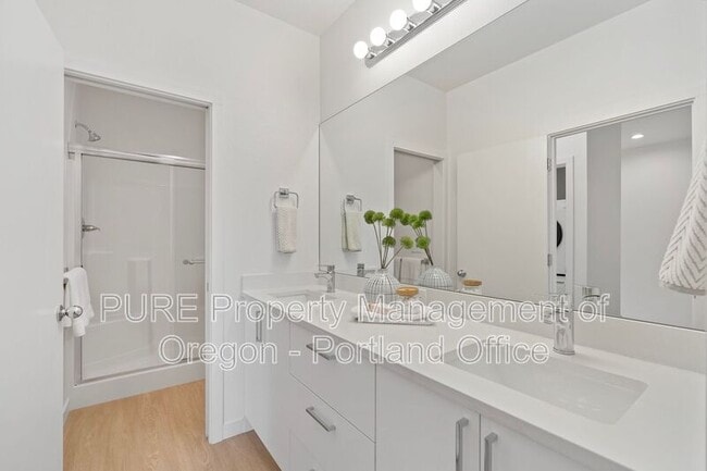 Building Photo - 725 SE 78th Ave